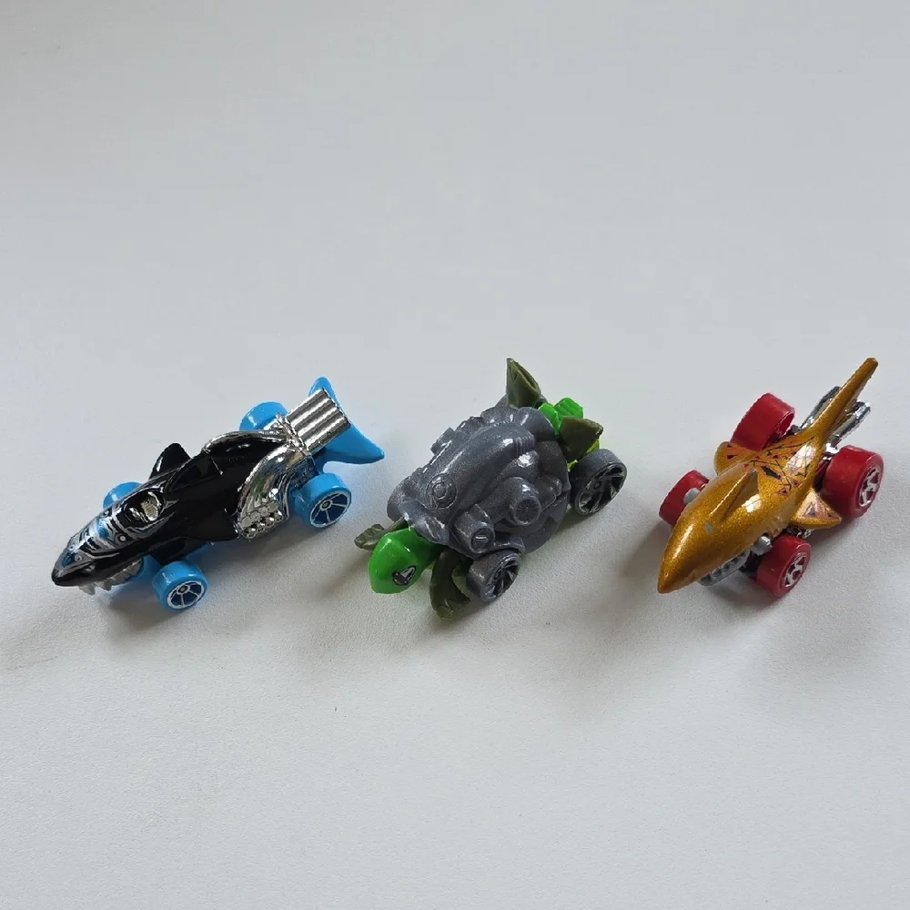 Hot Wheels Set - Sharkcruiser, Turtoshell, And Shark Bite